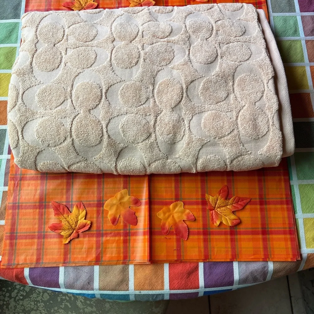 🛁🫧🛁 COACH SIGNATURE TERRY TOWEL 🛁🫧🛁 NWT 🛁🫧🛁